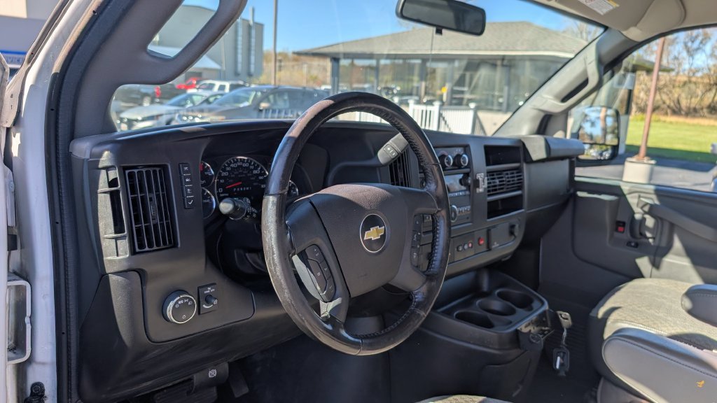 Used 2021 Chevrolet Express 2500 w/ Driver Convenience Package RWD image 7