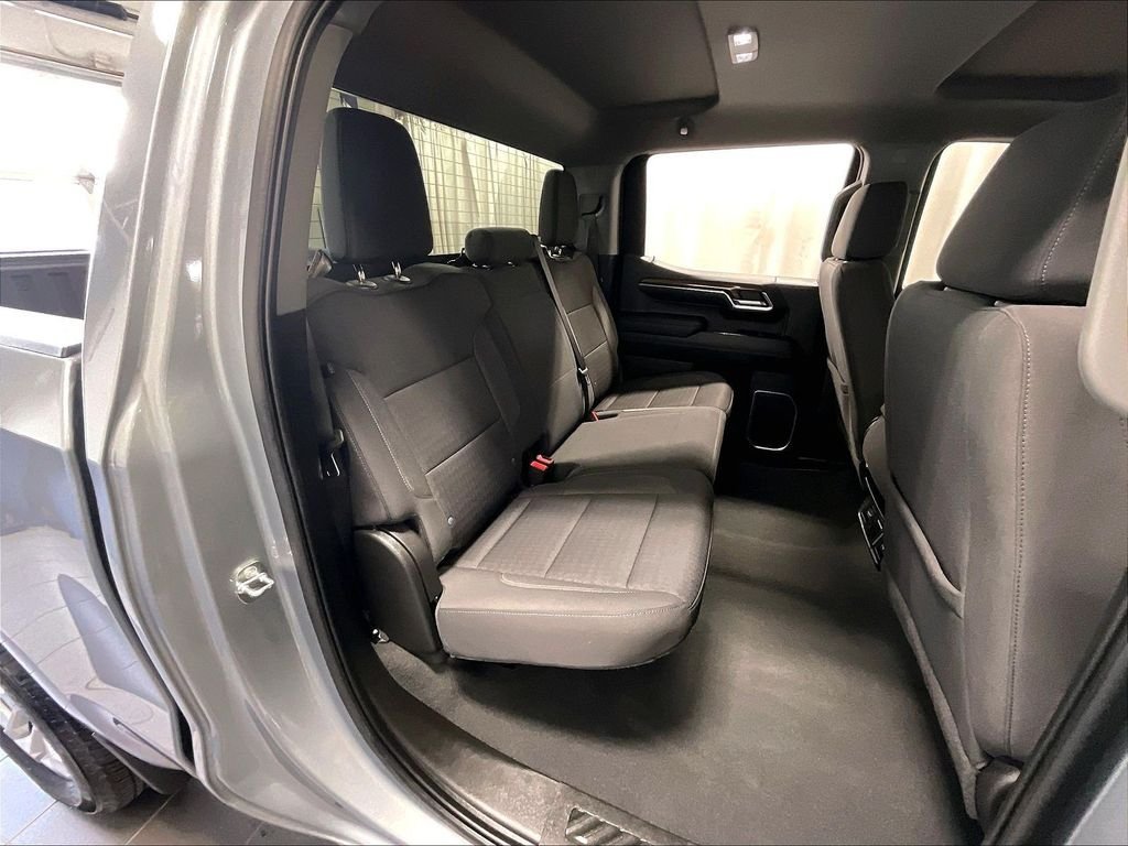 Used 2023 Chevrolet Silverado 1500 LT AWD/4WD image 16