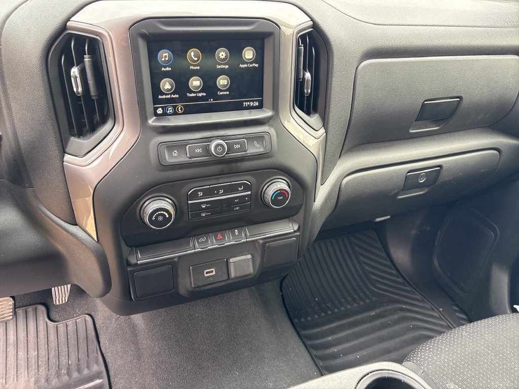 Used 2019 Chevrolet Silverado 1500 Custom w/ Custom Convenience Package AWD/4WD image 7