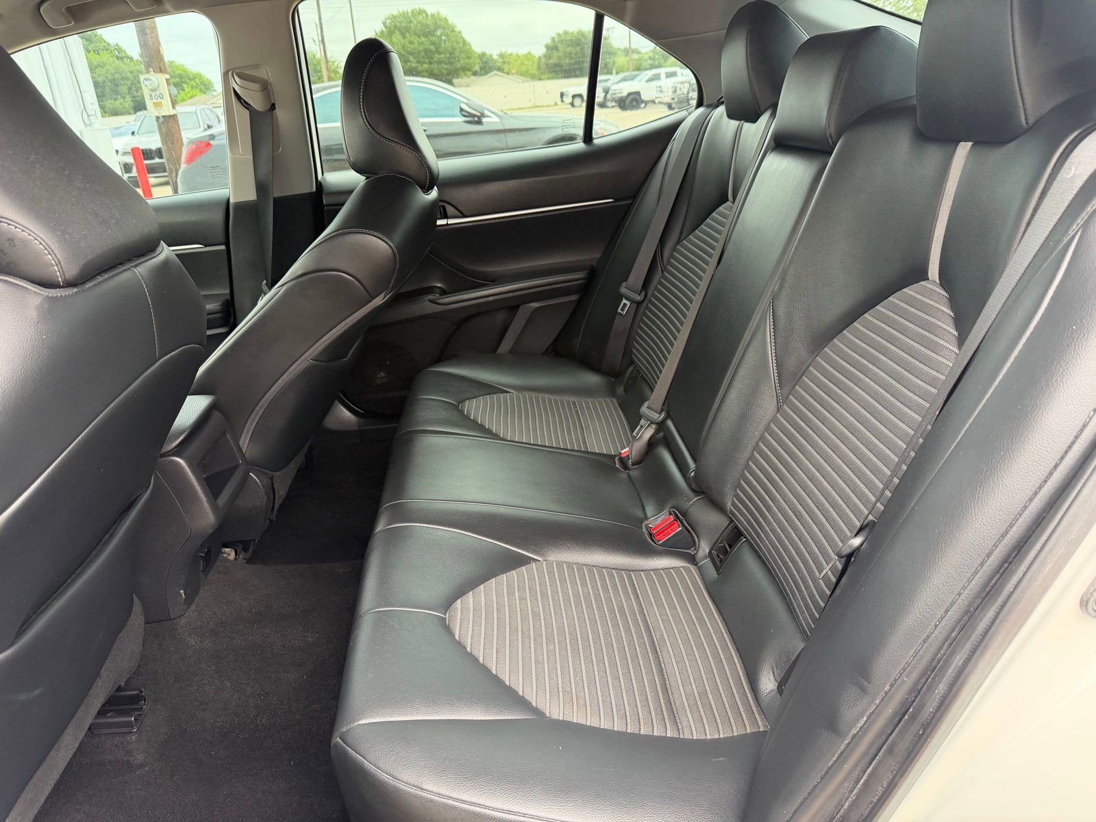 Used 2022 Toyota Camry SE FWD image 22