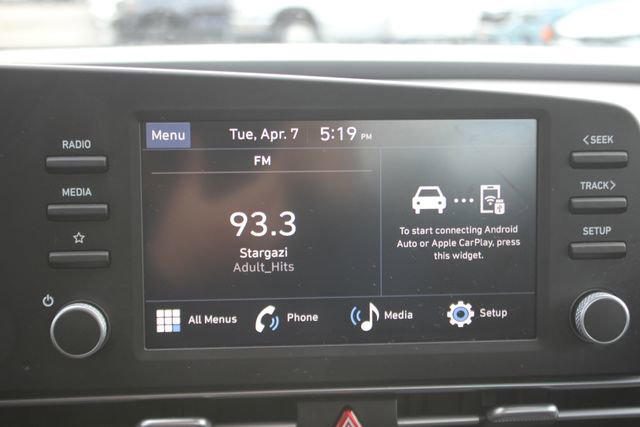 Used 2024 Hyundai Elantra SE image 5