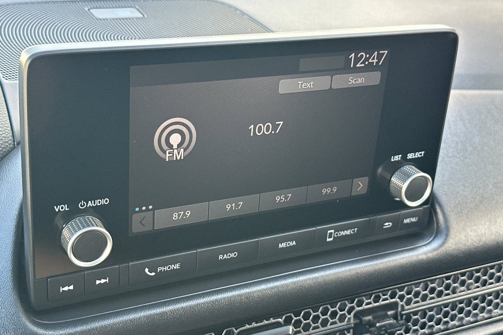 Used 2024 Honda HR-V Sport image 17