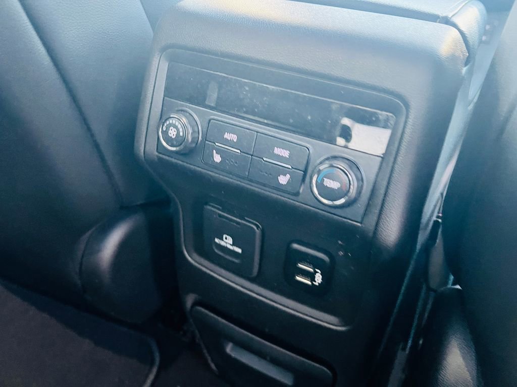 Used 2018 GMC Acadia SLT image 41