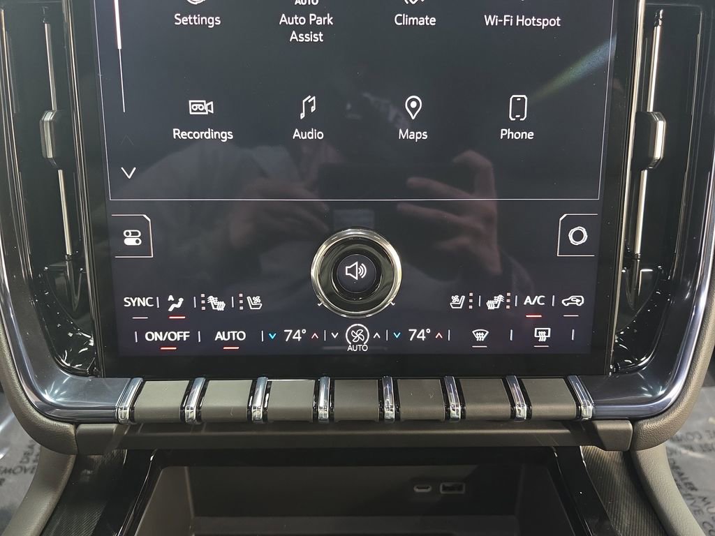 New 2026 GMC Yukon XL AT4 AWD/4WD image 23