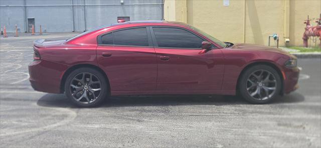 Used 2017 Dodge Charger SXT w/ Plus Group RWD image 8