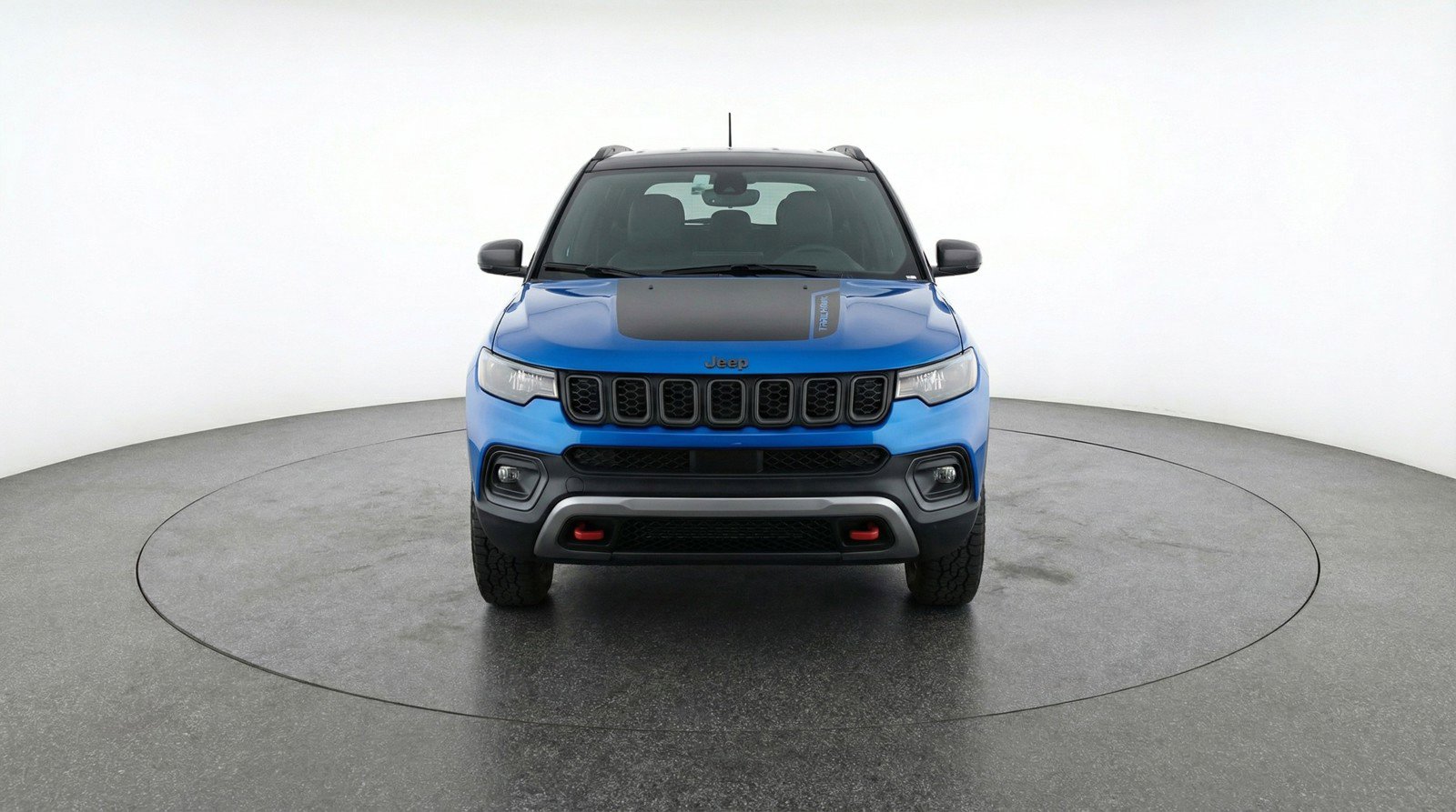Used 2025 Jeep Compass Trailhawk AWD/4WD image 2