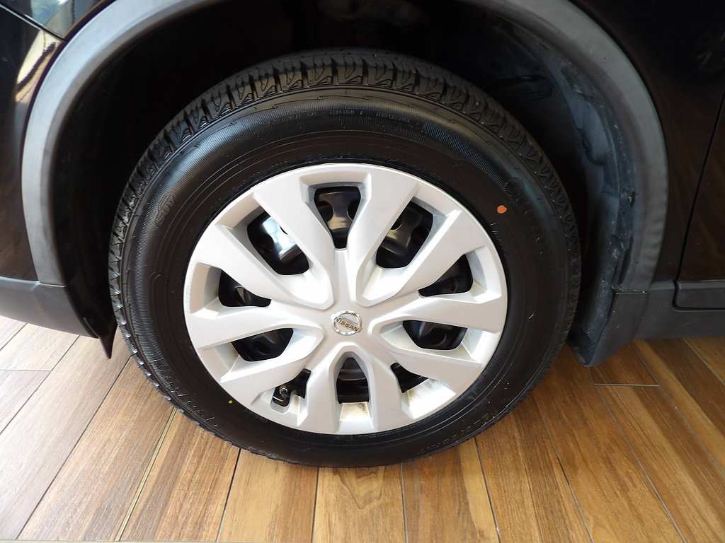 Used 2016 Nissan Rogue S FWD image 10