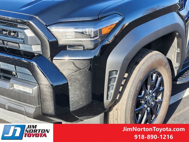 Used 2025 Toyota 4Runner SR5 AWD/4WD image 11