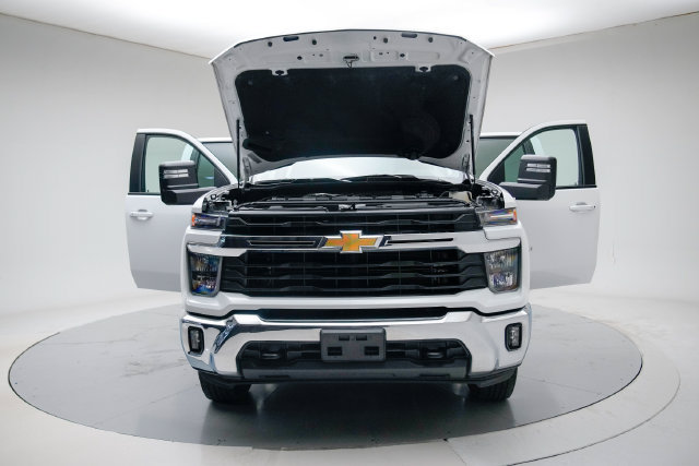 Used 2025 Chevrolet Silverado 2500 LT w/ Convenience Package AWD/4WD image 16