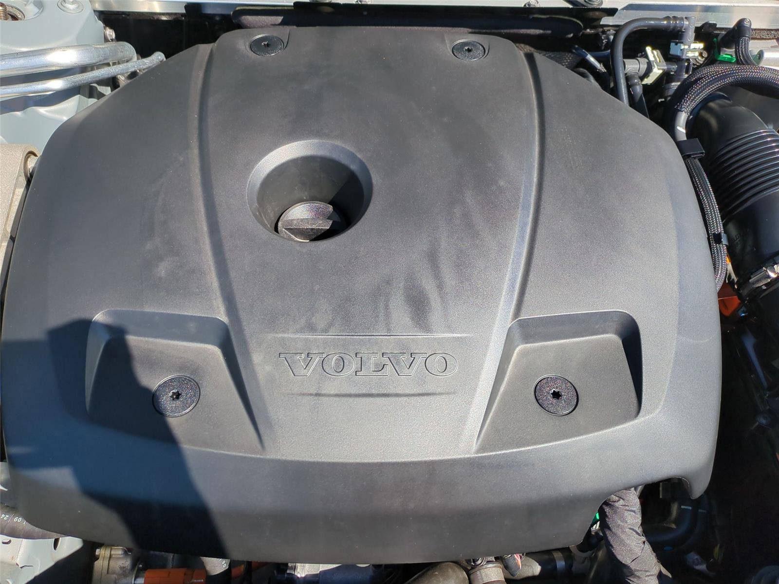 Used 2025 Volvo XC60 T8 Ultra w/ Protection Package Premier image 24
