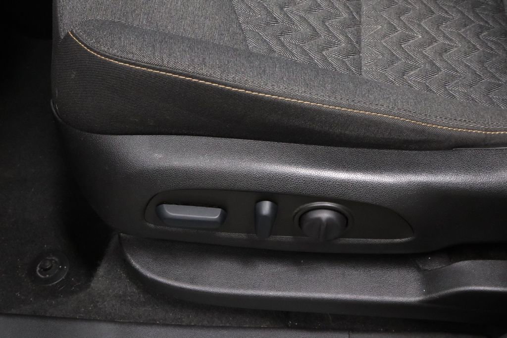 Used 2022 Chevrolet Equinox LT image 24