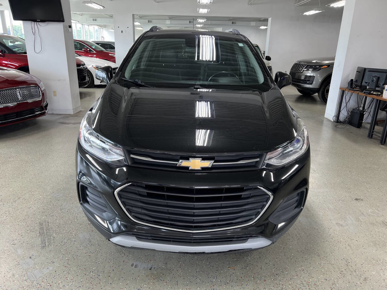 Used 2018 Chevrolet Trax LT w/ LT Convenience Package image 1
