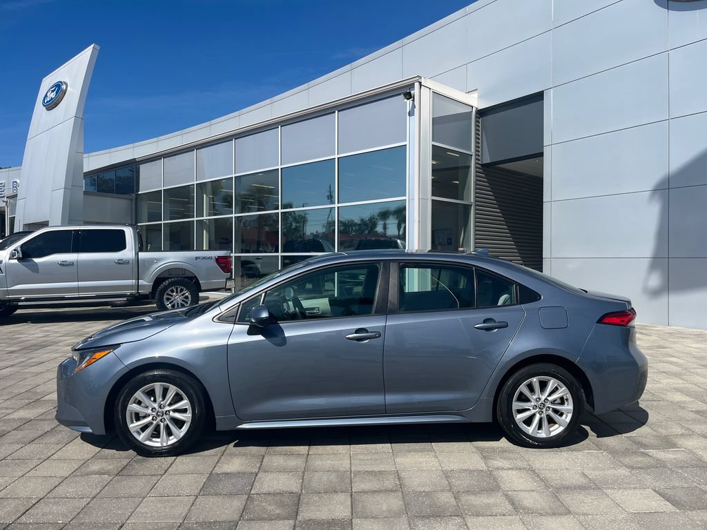 Used 2024 Toyota Corolla LE w/ LE Convenience Package FWD image 3