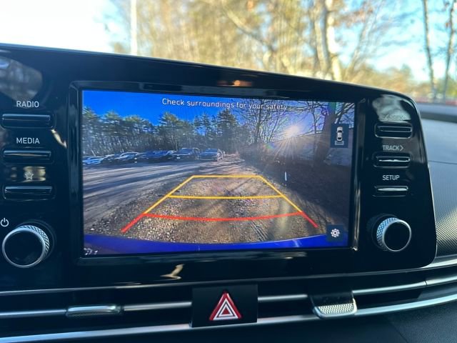 Certified 2022 Hyundai Elantra SEL w/ Convenience + Premium Package image 18