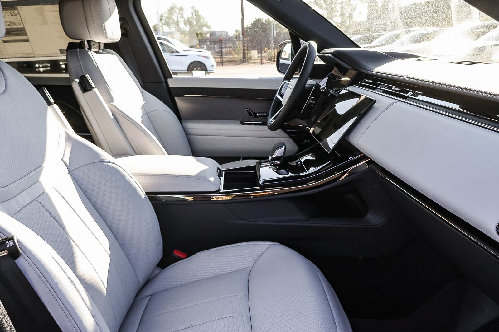 New 2026 Land Rover Range Rover Sport SE AWD/4WD image 17