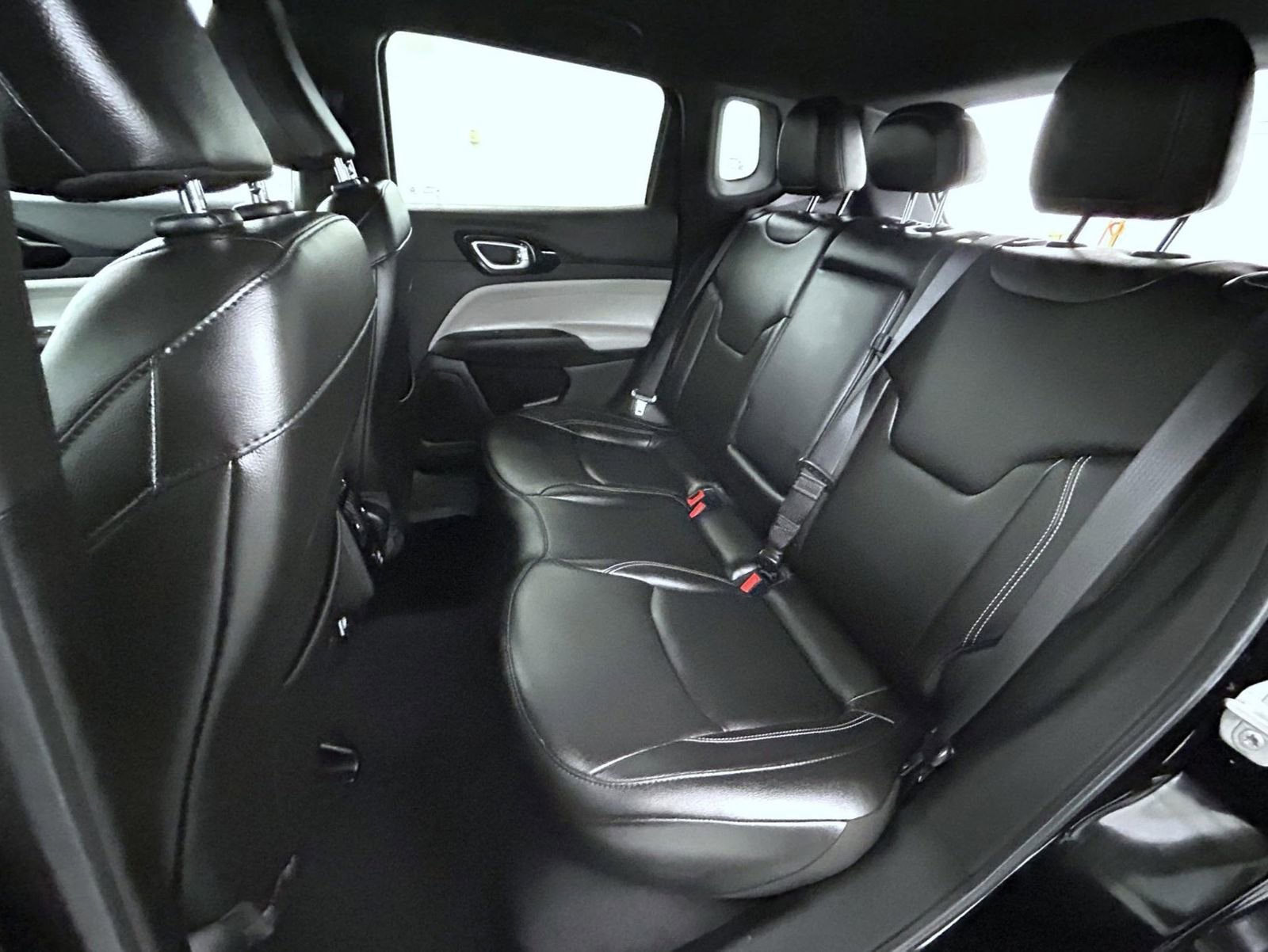 Certified 2025 Jeep Compass Limited AWD/4WD image 19