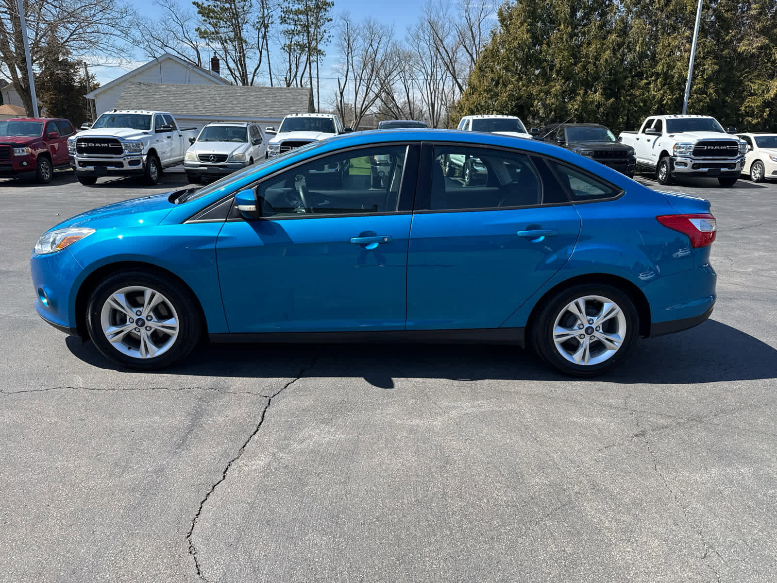 Used 2014 Ford Focus SE w/ SE Winter Package FWD image 6