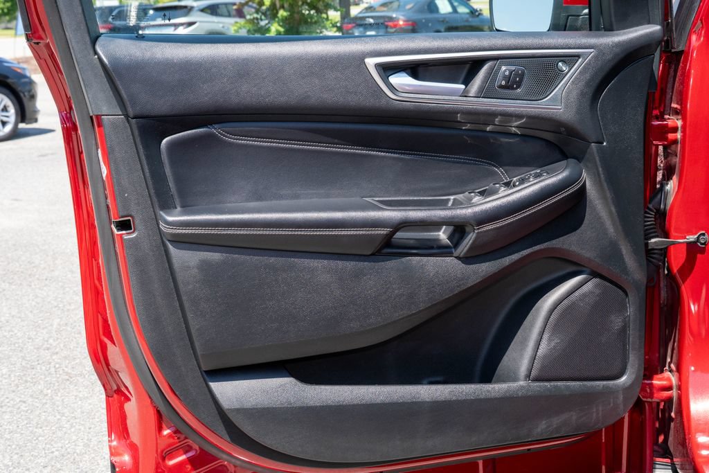 Used 2024 Ford Edge Titanium AWD/4WD image 9