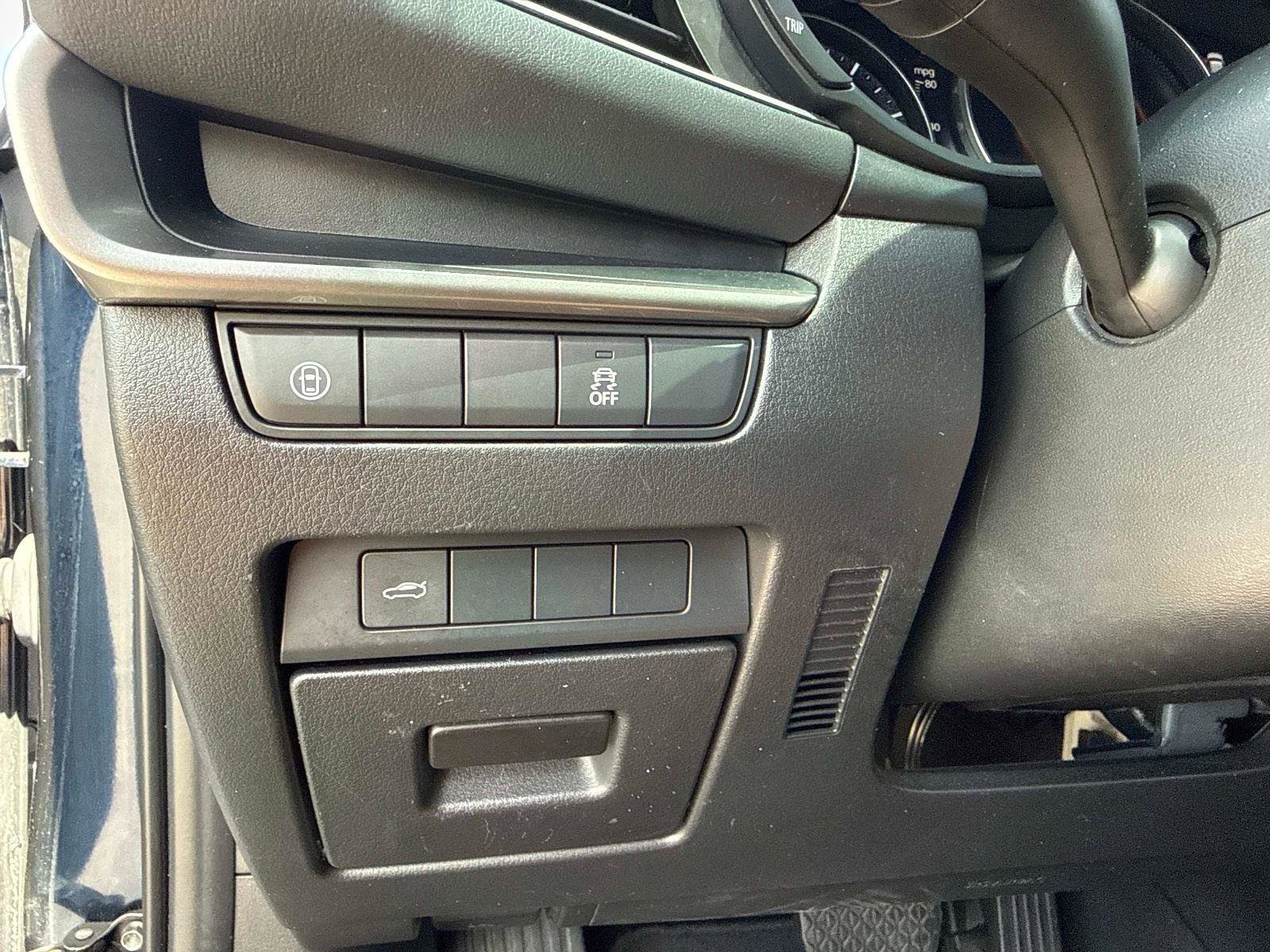 Used 2020 MAZDA MAZDA3 Sedan w/ Select Package image 28