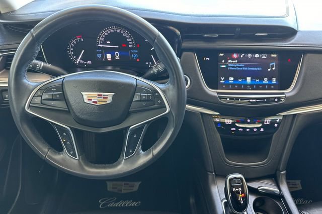 Used 2017 Cadillac XT5 Premium Luxury w/ Advanced Security Package FWD image 14
