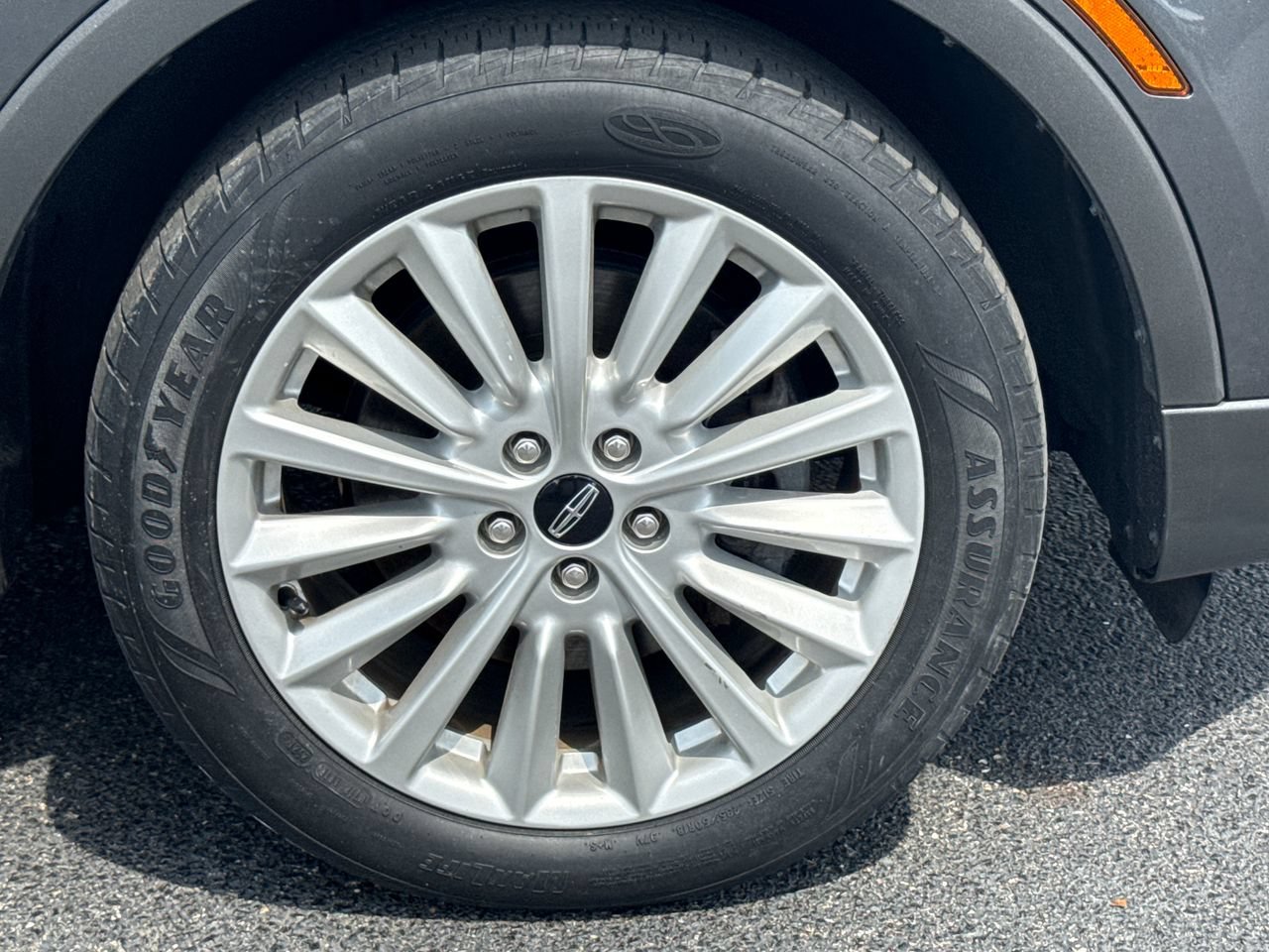Used 2019 Lincoln MKC Premiere FWD image 9
