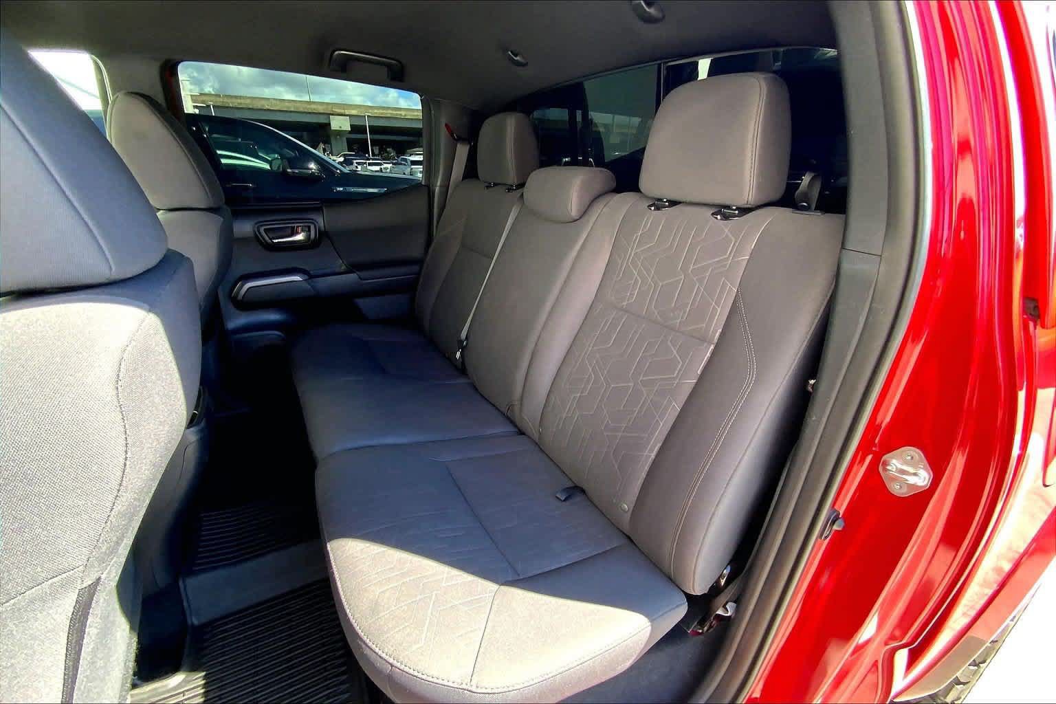 Used 2018 Toyota Tacoma TRD Sport RWD image 29