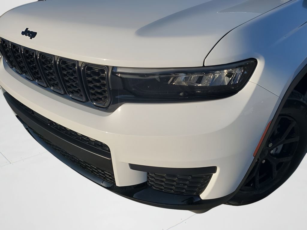 Used 2025 Jeep Grand Cherokee L Laredo image 16