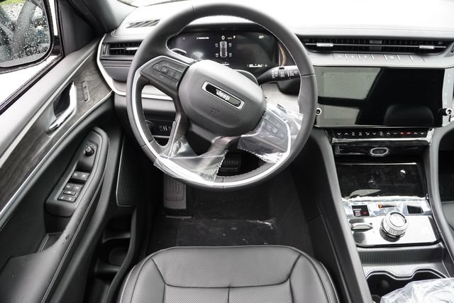 New 2026 Jeep Grand Cherokee Limited AWD/4WD image 15