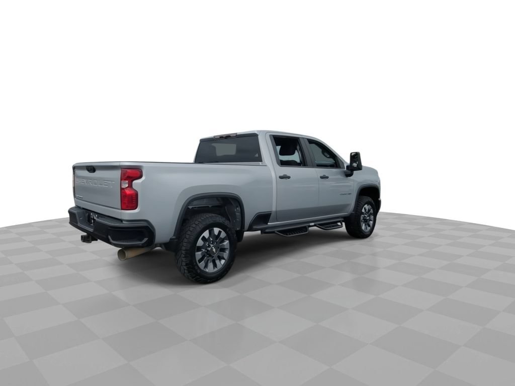 Used 2022 Chevrolet Silverado 2500 Custom w/ Custom Value Package AWD/4WD image 8