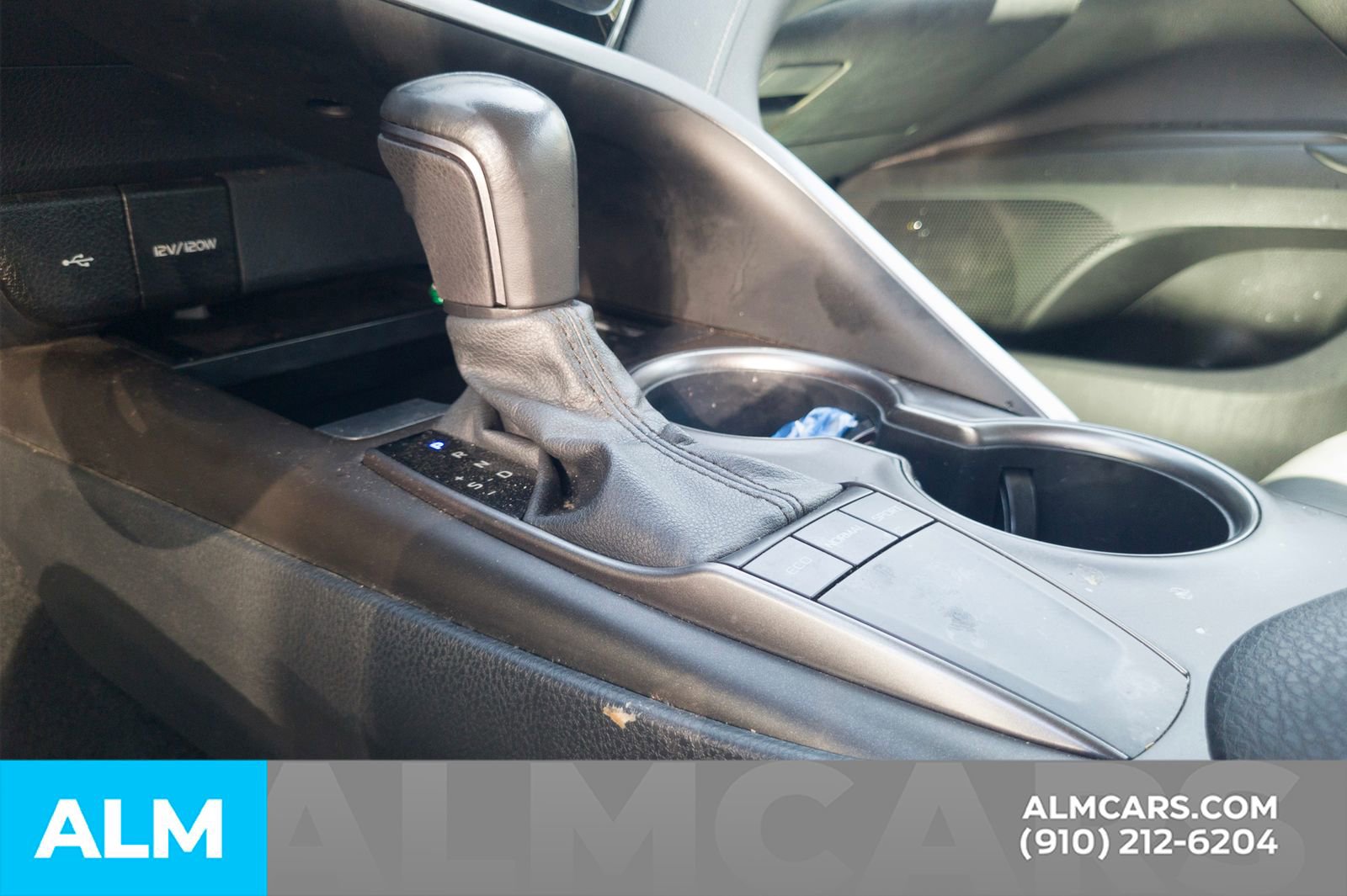 Used 2023 Toyota Camry SE w/ Convenience Package FWD image 10