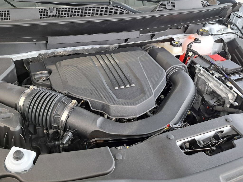 New 2027 Chevrolet Traverse Z71 w/ Enhanced Driving Package AWD/4WD image 15