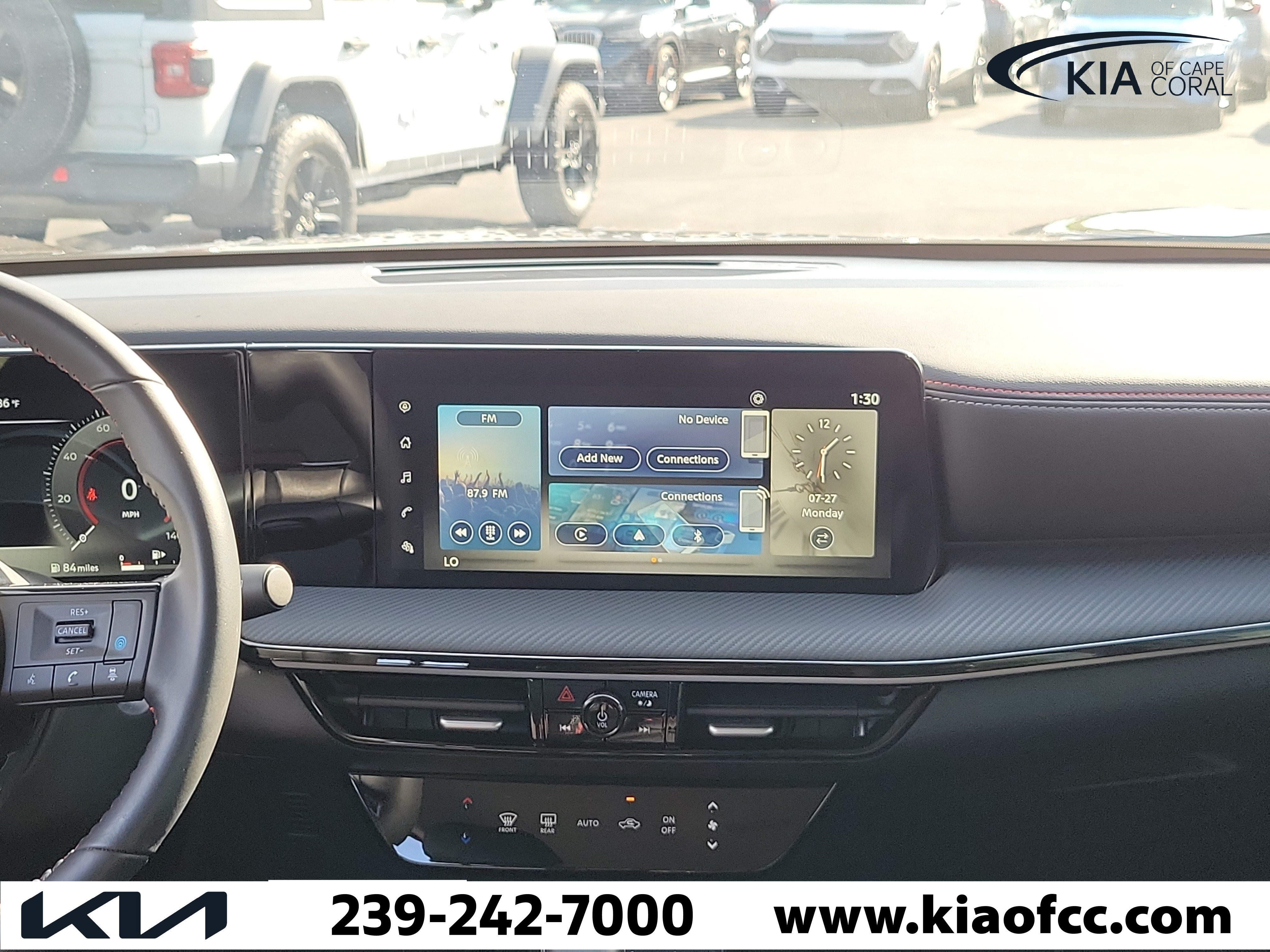 Used 2025 Nissan Kicks SR FWD image 18