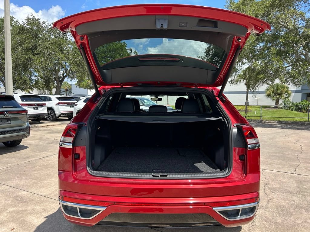 Certified 2021 Volkswagen Atlas Cross Sport SE AWD/4WD image 45