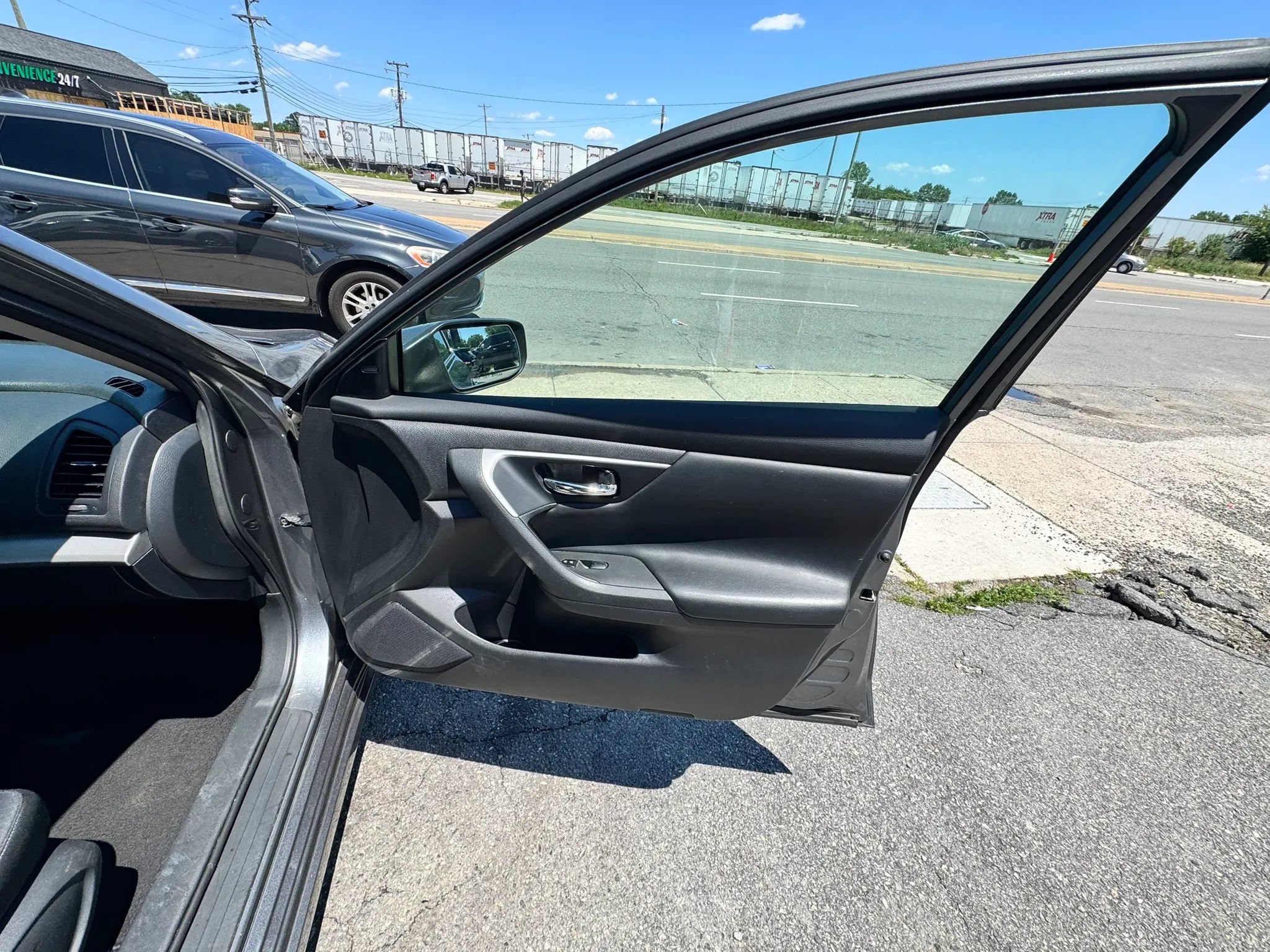 Used 2018 Nissan Altima 2.5 SV FWD image 17