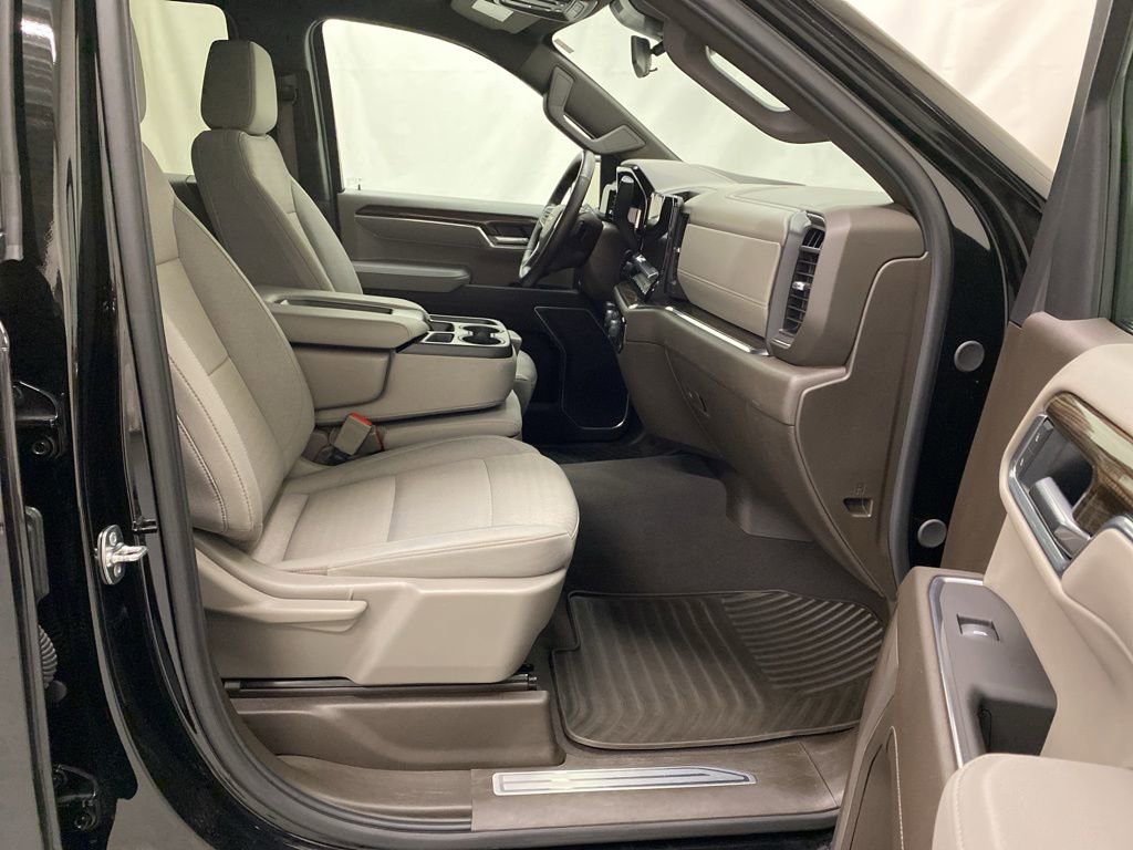 Used 2025 Chevrolet Silverado 1500 LT image 15