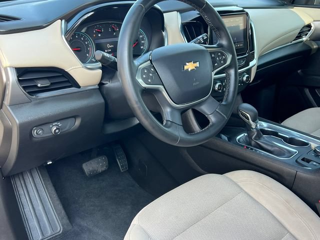 Used 2023 Chevrolet Traverse LT w/ LPO, Cargo Package AWD/4WD image 17