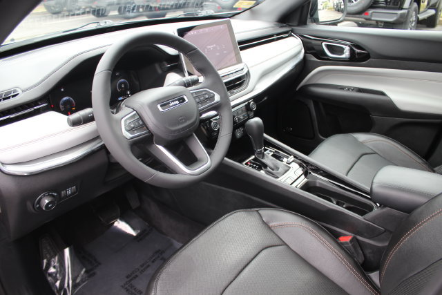 Used 2023 Jeep Compass Limited w/ Elite Group AWD/4WD image 3