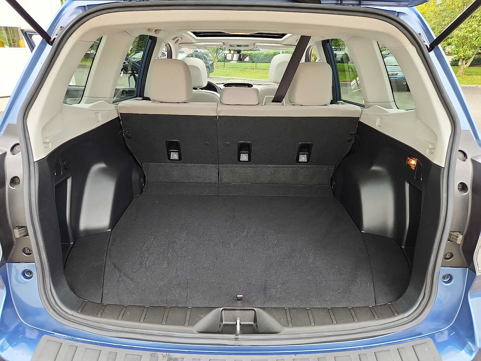 Used 2018 Subaru Forester 2.5i Premium w/ All-Weather Package AWD/4WD image 27