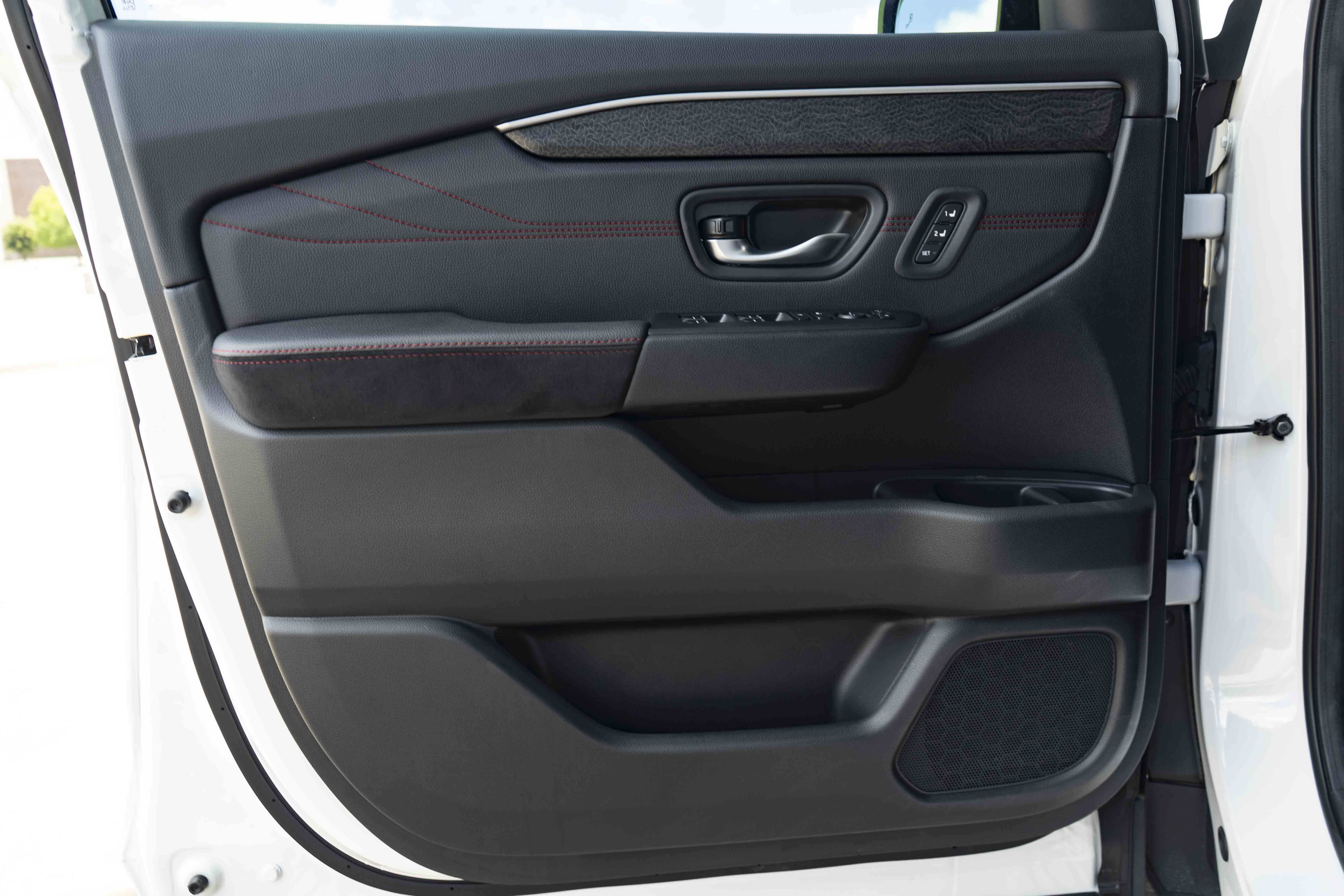Used 2026 Honda Pilot Black Edition image 38