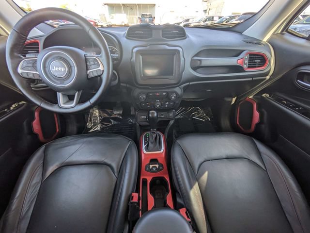 Used 2019 Jeep Renegade Trailhawk AWD/4WD image 13
