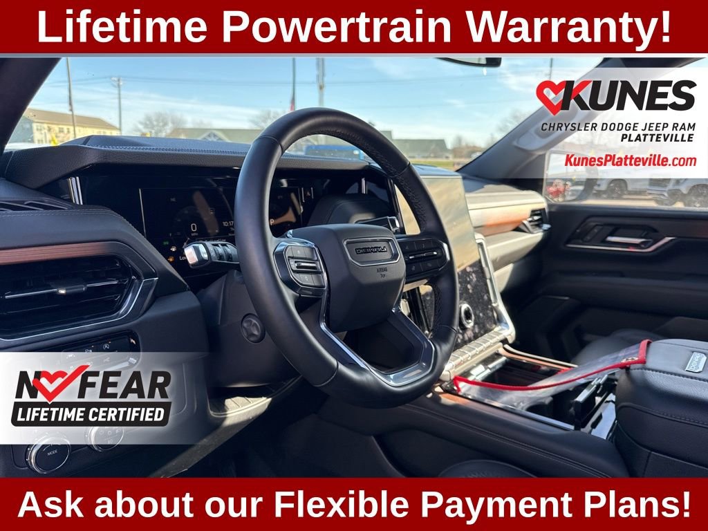 Used 2025 GMC Yukon XL Denali AWD/4WD image 23
