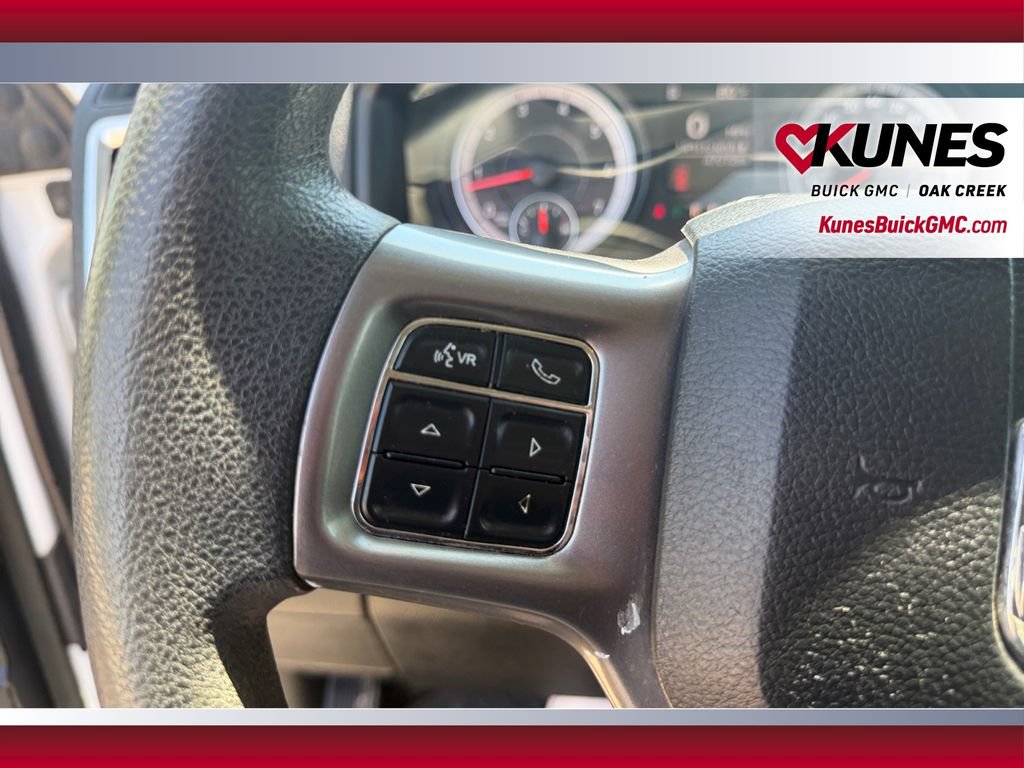 Used 2022 RAM 1500 Classic SLT AWD/4WD image 17