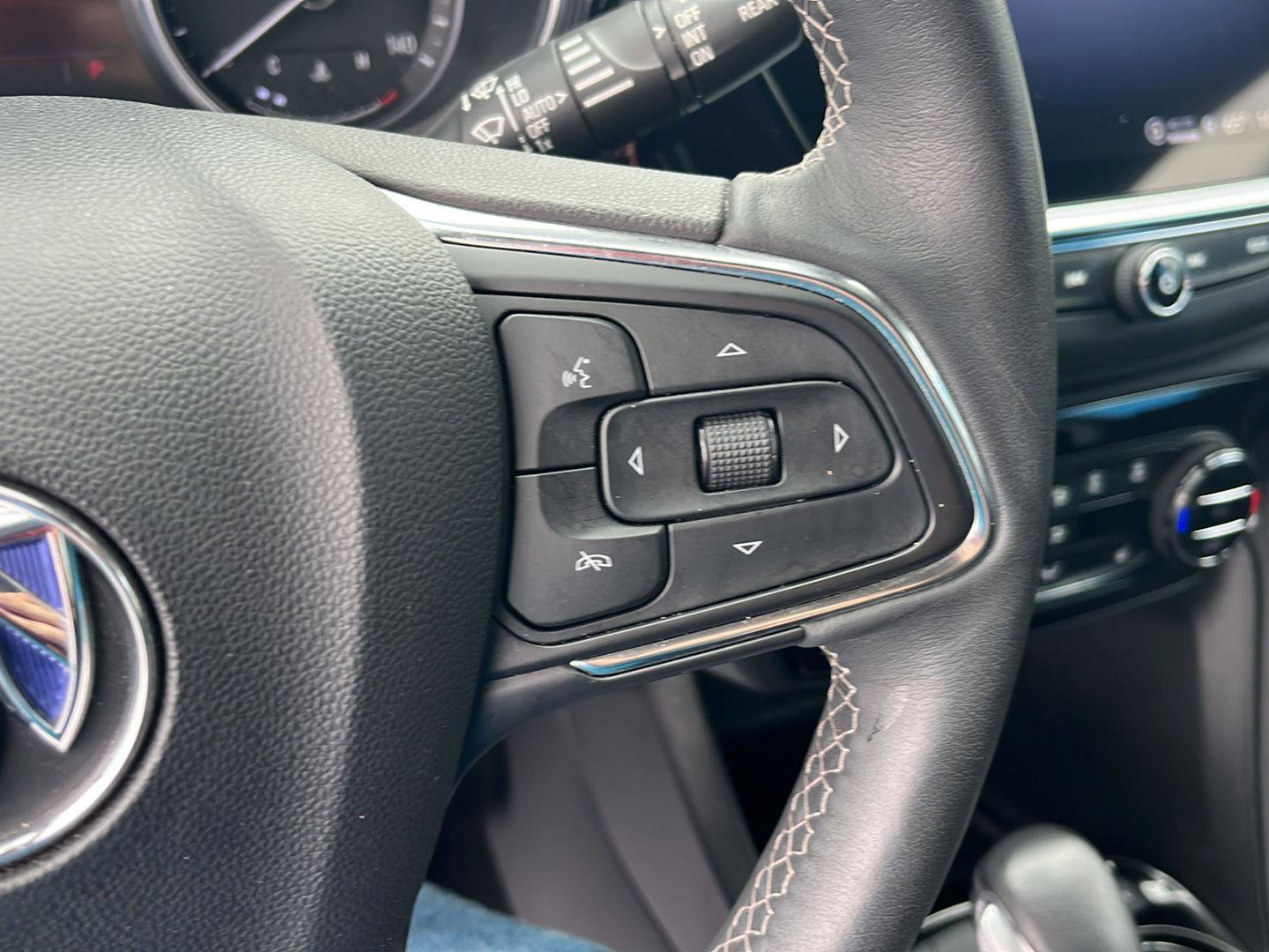 Used 2022 Buick Encore GX Essence w/ Advanced Technology Package FWD image 12
