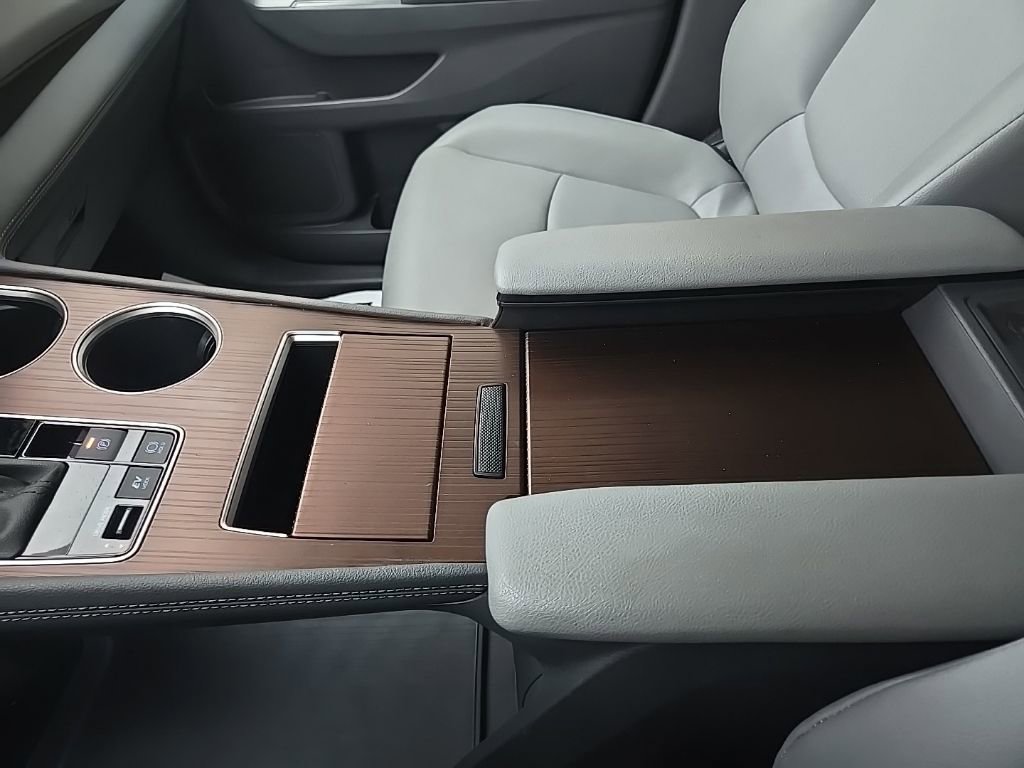 Used 2024 Toyota Sienna XLE image 57