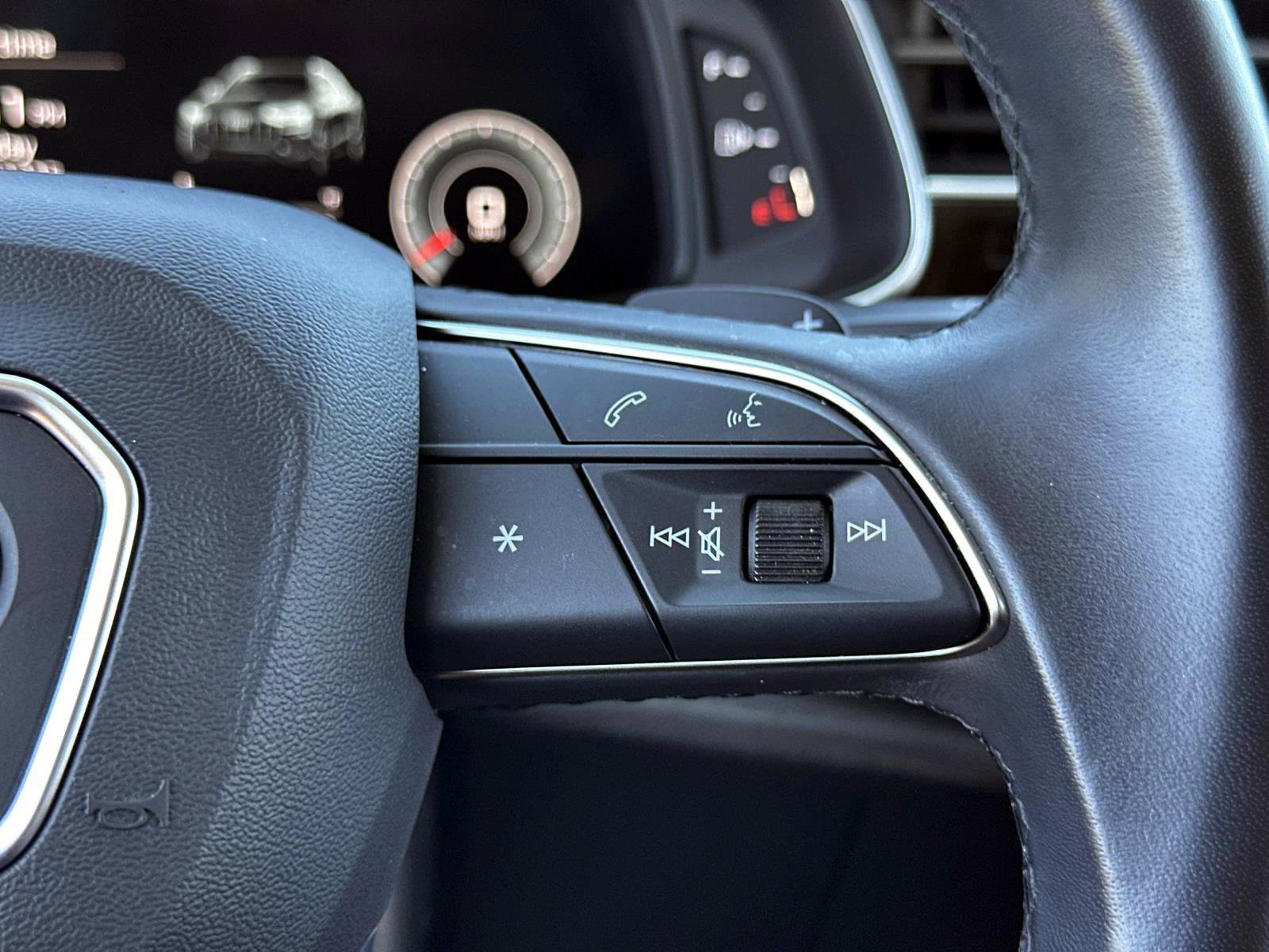 Used 2022 Audi Q8 Premium Plus image 32