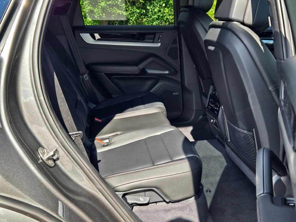 New 2026 Porsche Cayenne E-Hybrid image 36