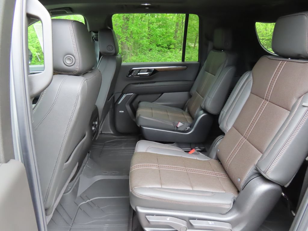 New 2026 Chevrolet Suburban High Country AWD/4WD image 28
