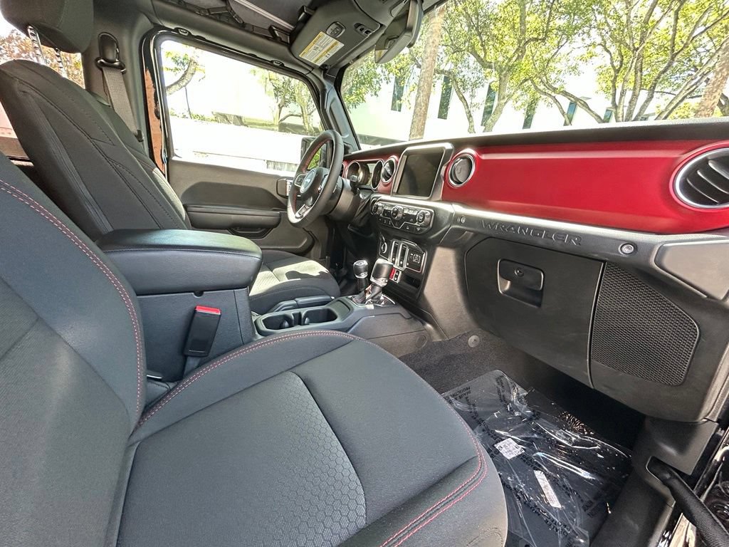 Used 2023 Jeep Wrangler Rubicon AWD/4WD image 34
