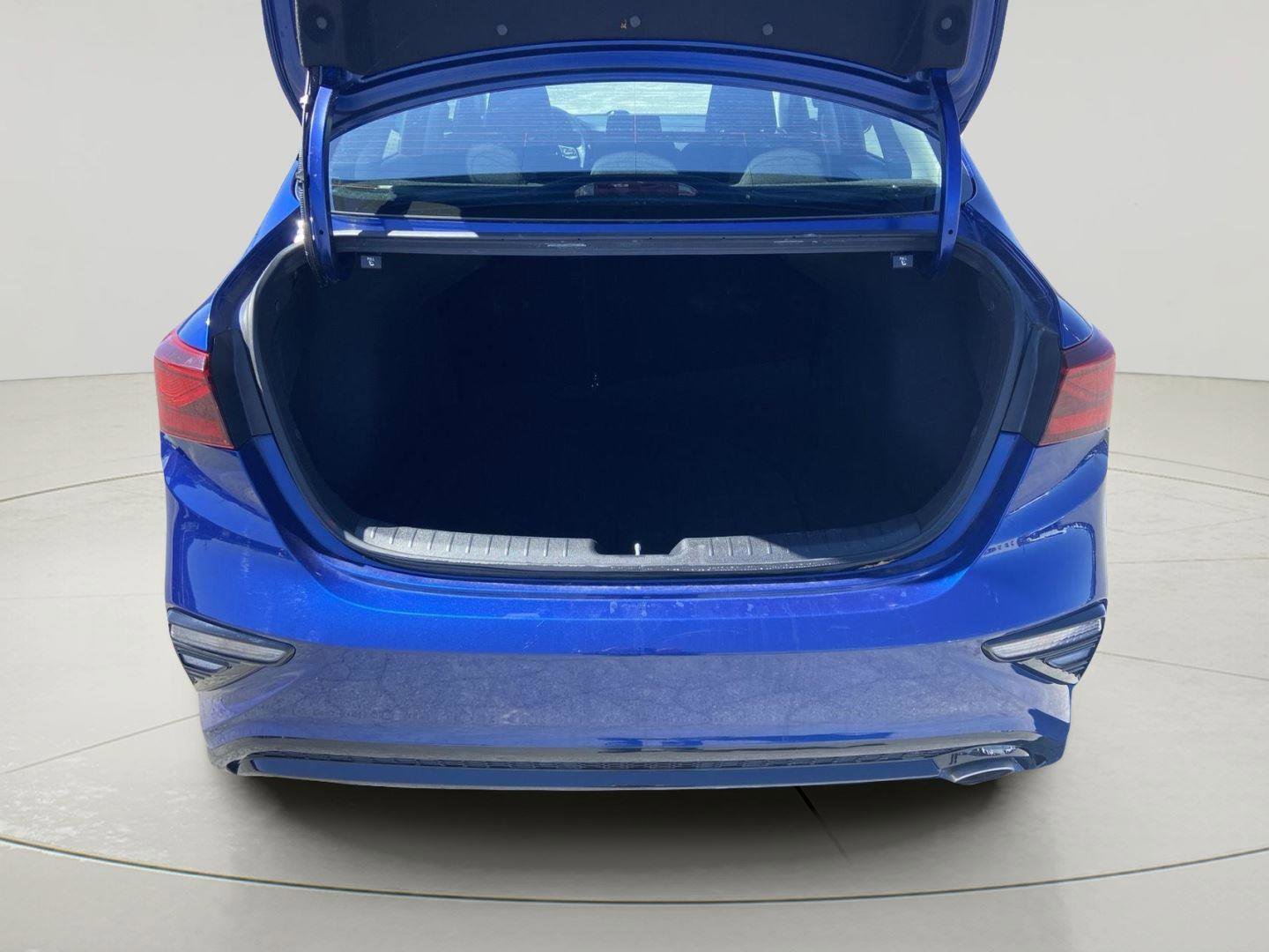 Used 2020 Kia Forte LXS FWD image 9