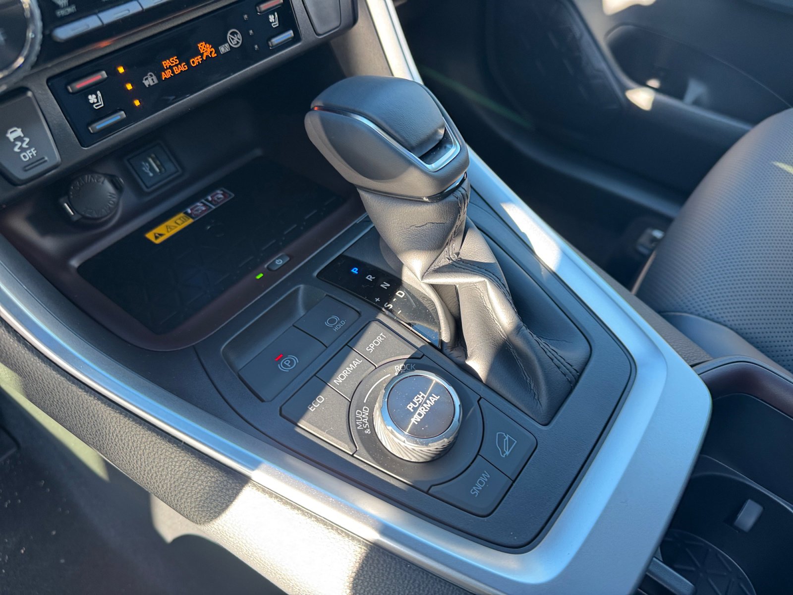 New 2025 Toyota RAV4 Limited image 14